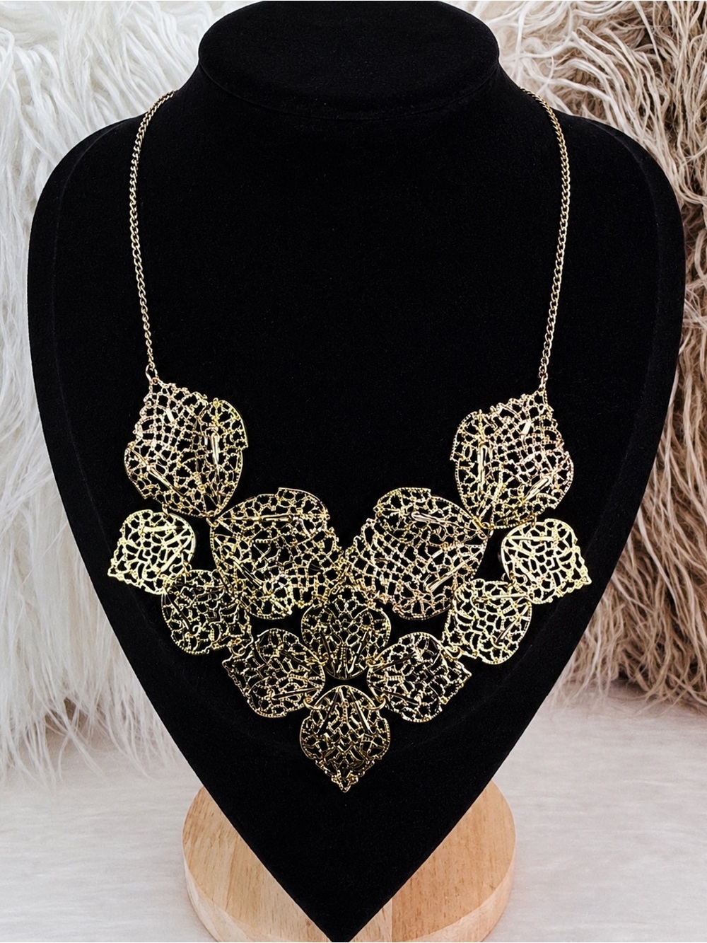 Vintage Gold Tone Filigree Leaf Botanical Statement Necklace